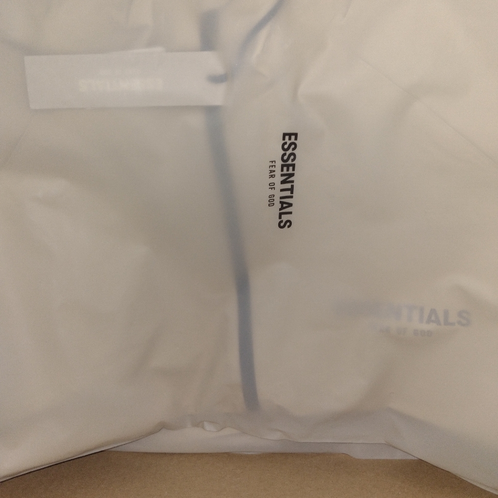 Essentials fear of God windbreaker tan size L